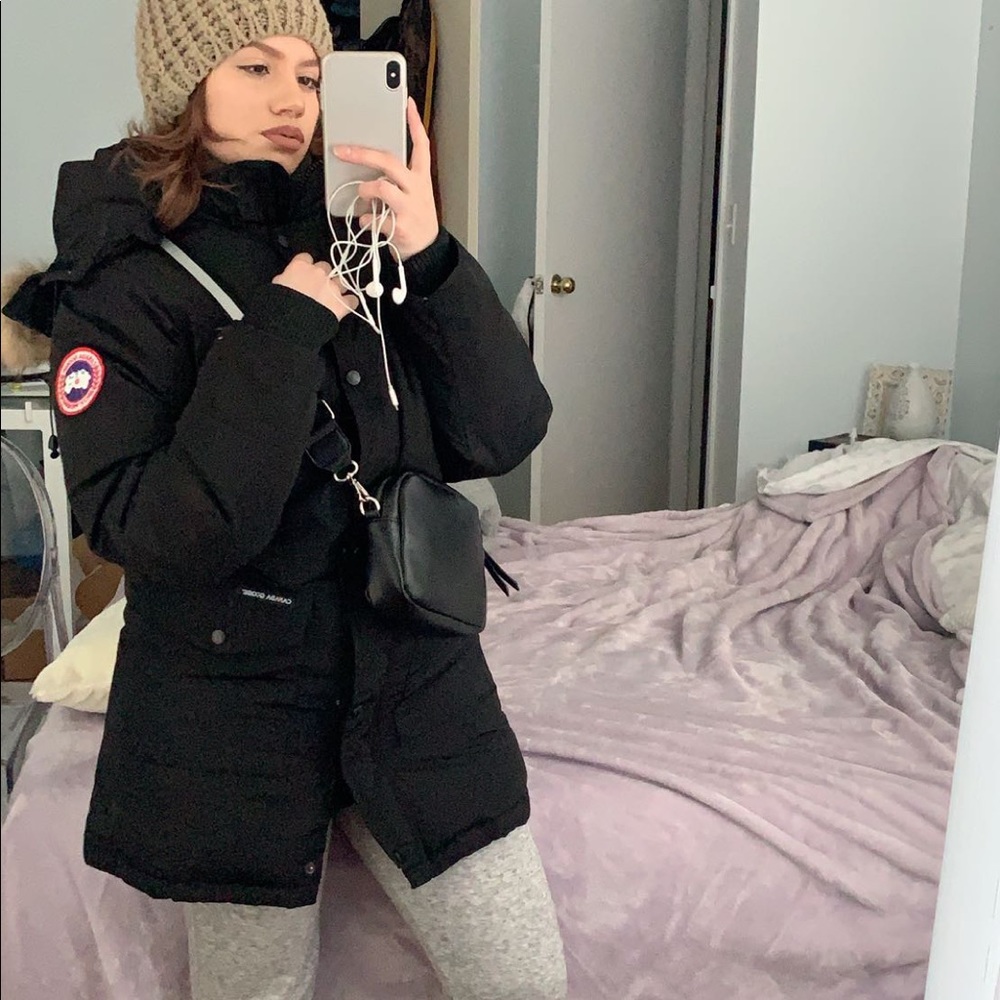 Women’s Canada Goose Size SM